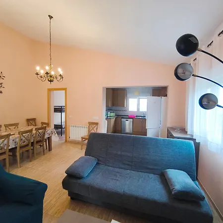 Lloret Blau Pour 8 Personnes Avec Piscine Privee Nyaraló *