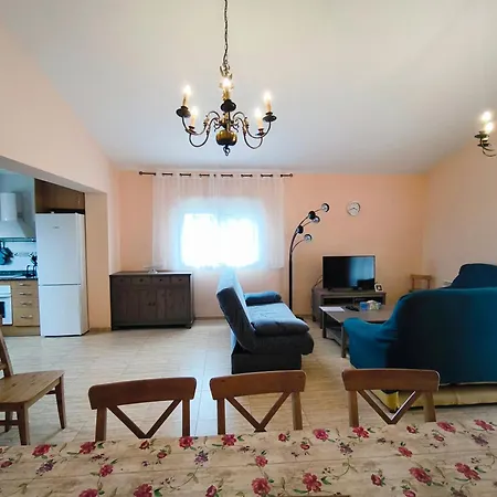 Lloret Blau Pour 8 Personnes Avec Piscine Privee Nyaraló *